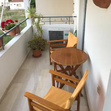επιπλωμενο διαμερισμα 57 M2 100 M απο την θαλασσα Apartman