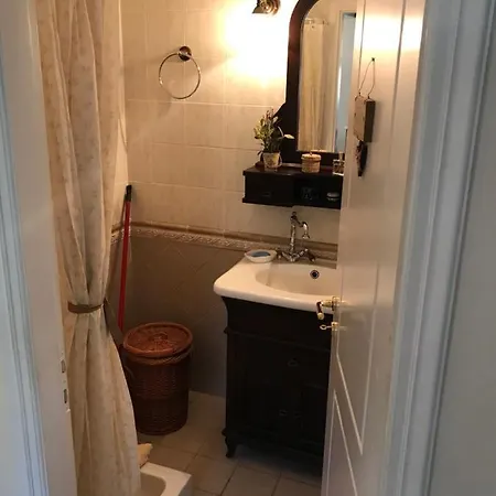 επιπλωμενο διαμερισμα 57 M2 100 M απο την θαλασσα Apartman
